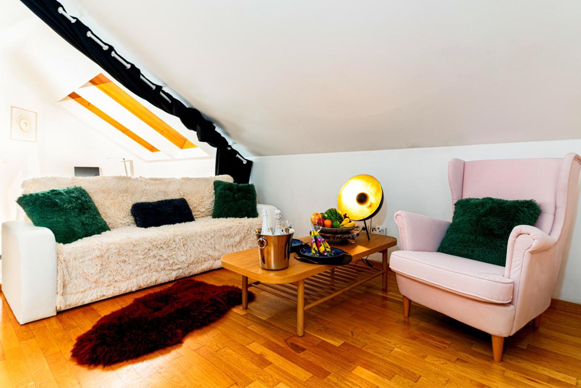 Golden River Apartment Прага Экстерьер фото
