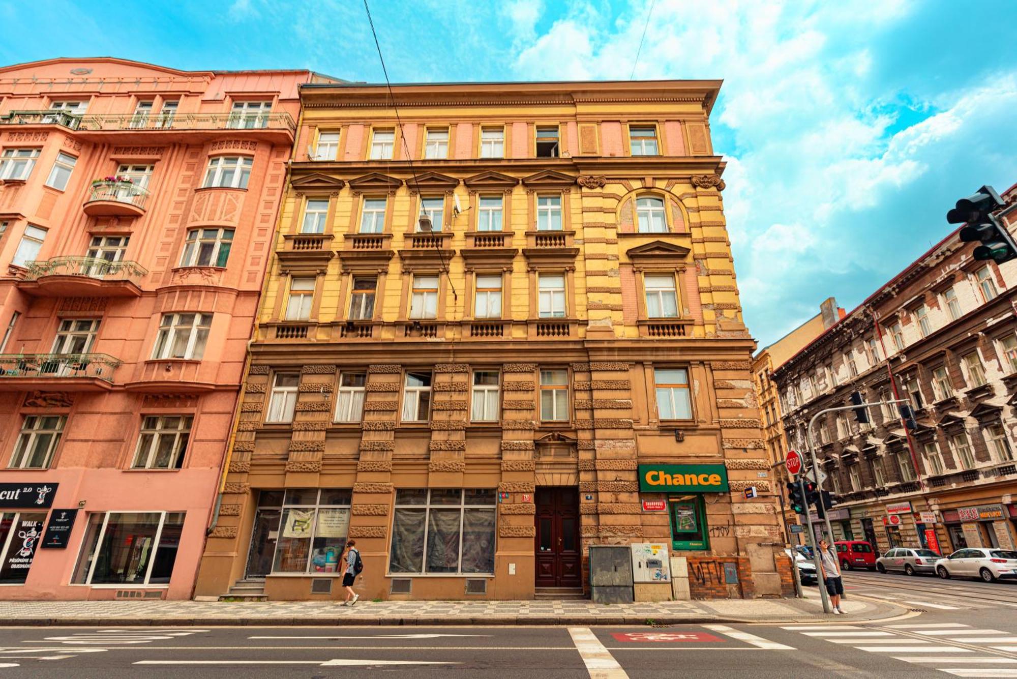 Golden River Apartment Прага Экстерьер фото